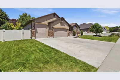 1302 W 2535 N, Clinton, UT 84015 - Photo 2