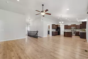 1302 W 2535 N, Clinton, UT 84015 - Photo 8