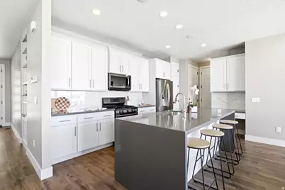 822 W Star Spangled Dr, Bluffdale, UT 84065 - Photo 10