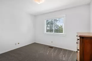 9776 S Granite Hills Dr, Sandy, UT 84092 - Photo 32