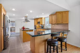 9776 S Granite Hills Dr, Sandy, UT 84092 - Photo 12