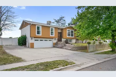 2809 W Gilbert Dr, Riverton, UT 84065 - Photo 2