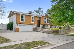 2809 W Gilbert Dr, Riverton, UT 84065 - Photo 2