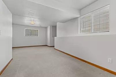 5643 S 2950 W, Roy, UT 84067 - Photo 8