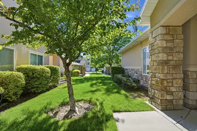 7361 S Geralee Ln, West Jordan, UT 84084 - Photo 2
