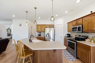 4691 E Decrescendo Dr, Eagle Mountain, UT 84005 - Photo 12