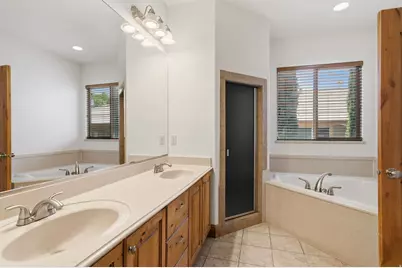 3879 London Ln, Santa Clara, UT 84765 - Photo 24
