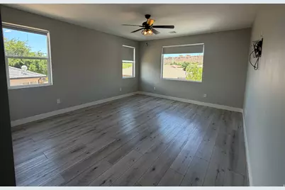 1033 N 2050 Cir E, Saint George, UT 84770 - Photo 16