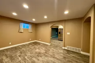 781 Sherwood Dr, Layton, UT 84041 - Photo 6