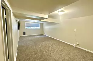 9573 S Buttonwood Dr, Sandy, UT 84092 - Photo 10