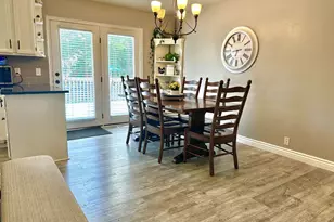 9573 S Buttonwood Dr, Sandy, UT 84092 - Photo 4