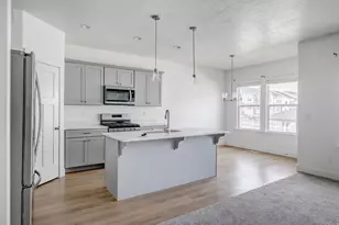 4642 W Hemsworth Ln, Riverton, UT 84096 - Photo 10