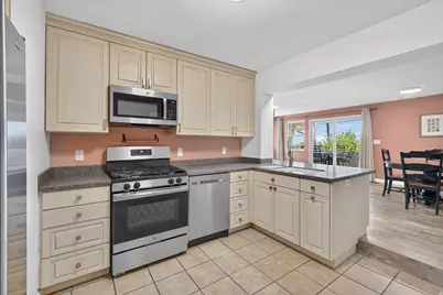 2337 E Logan Cir, Salt Lake City, UT 84108 - Photo 12