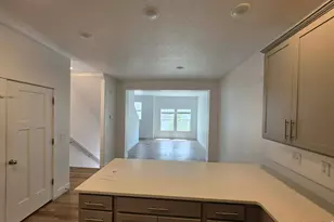 43 N 300 W, Santaquin, UT 84655 - Photo 2