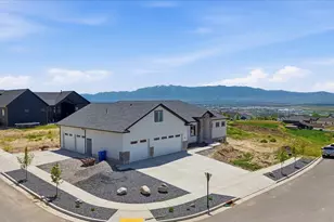 1088 E 200 N, Hyde Park, UT 84318 - Photo 32