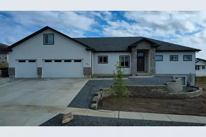 1088 E 200 N, Hyde Park, UT 84318 - Photo 2