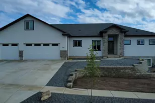 1088 E 200 N, Hyde Park, UT 84318 - Photo 2