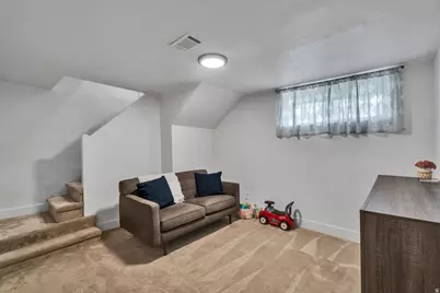206 S 100 W, Bountiful, UT 84010 - Photo 14