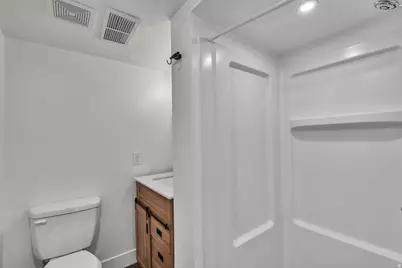 206 S 100 W, Bountiful, UT 84010 - Photo 18
