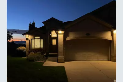 209 Edgewood Cir, North Salt Lake, UT 84054 - Photo 14