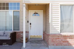 239 S Majestic Meadows Dr, Payson, UT 84651 - Photo 2