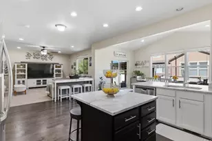 10338 S Venenzia Way W, South Jordan, UT 84095 - Photo 4