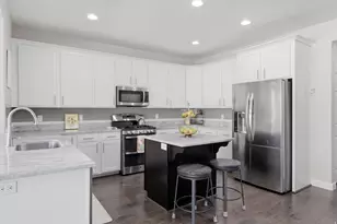10338 S Venenzia Way W, South Jordan, UT 84095 - Photo 6