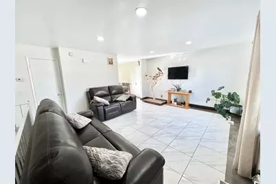 5926 S Blue Meadow Dr W, Taylorsville, UT 84129 - Photo 4