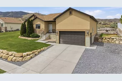 2504 S Colt Dr W, Saratoga Springs, UT 84045 - Photo 2