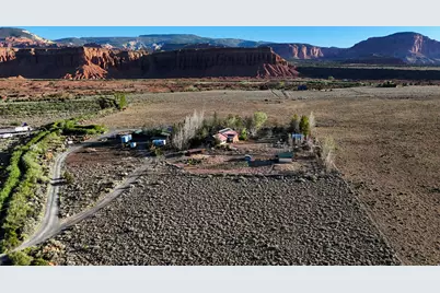 996 W Sr 24, Torrey, UT 84775 - Photo 32