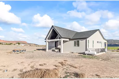 1036 W Chads Rd, Bicknell, UT 84715 - Photo 40