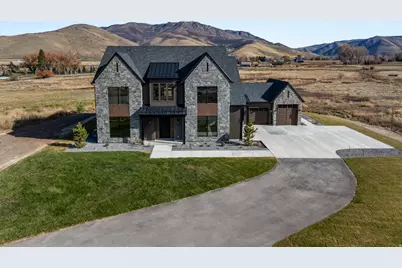 260 S 7900 St E #3, Huntsville, UT 84317 - Photo 2