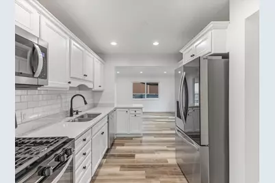 2504 E Wilmington Ave S, Salt Lake City, UT 84109 - Photo 4