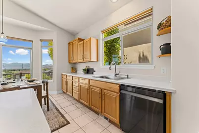 10489 N Colonial Dr W, Cedar Hills, UT 84062 - Photo 14
