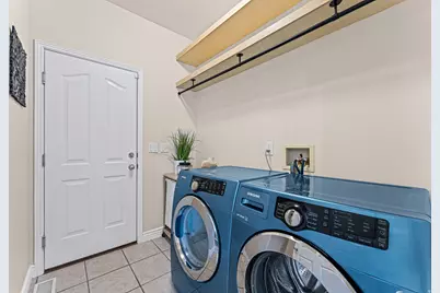 10489 N Colonial Dr W, Cedar Hills, UT 84062 - Photo 28