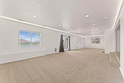 10489 N Colonial Dr W, Cedar Hills, UT 84062 - Photo 32