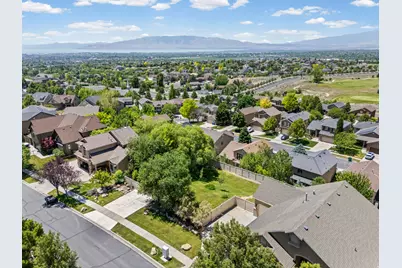 10479 N Colonial Dr W, Cedar Hills, UT 84062 - Photo 18
