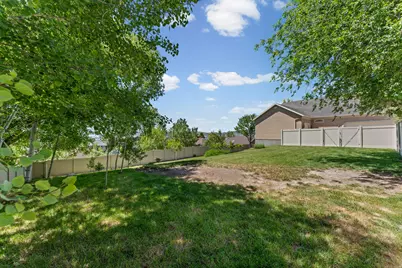 10479 N Colonial Dr W, Cedar Hills, UT 84062 - Photo 6