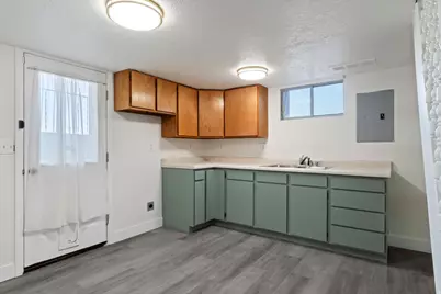 377 N 200 W, Salt Lake City, UT 84103 - Photo 16