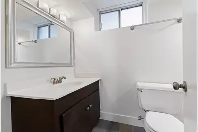 377 N 200 W, Salt Lake City, UT 84103 - Photo 20