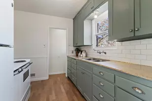 377 N 200 W, Salt Lake City, UT 84103 - Photo 8