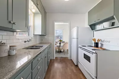 377 N 200 W, Salt Lake City, UT 84103 - Photo 6