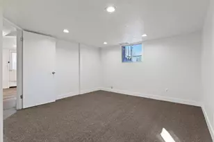 377 N 200 W, Salt Lake City, UT 84103 - Photo 20