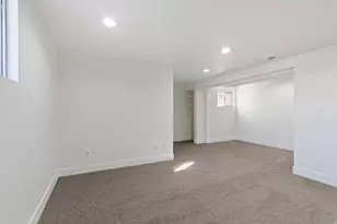 377 N 200 W, Salt Lake City, UT 84103 - Photo 24