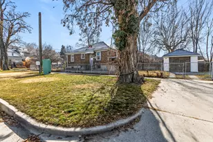 377 N 200 W, Salt Lake City, UT 84103 - Photo 28