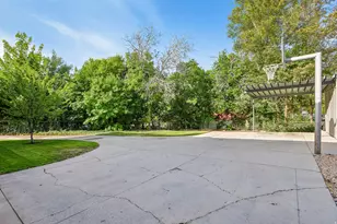 885 N 1260 E, Provo, UT 84604 - Photo 38