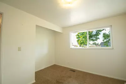 3355 W 1850 S, Syracuse, UT 84075 - Photo 8