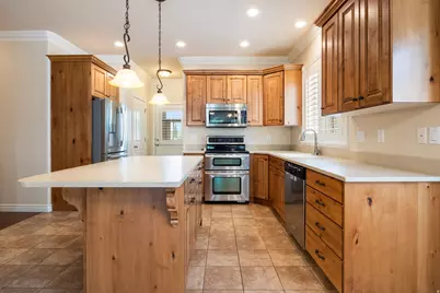 690 E 3230 N, Lehi, UT 84043 - Photo 2