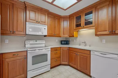 11086 S Grape Arbor Pl #101 E, Sandy, UT 84070 - Photo 10