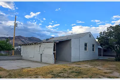 157 Berkley Ave, East Carbon, UT 84520 - Photo 8